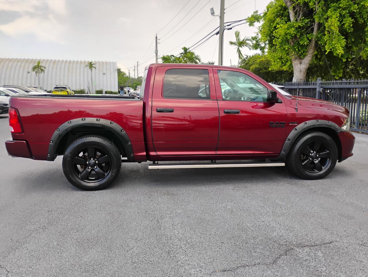 RAM 1500 Tradesman Crew Cab SWB 2WD 2017