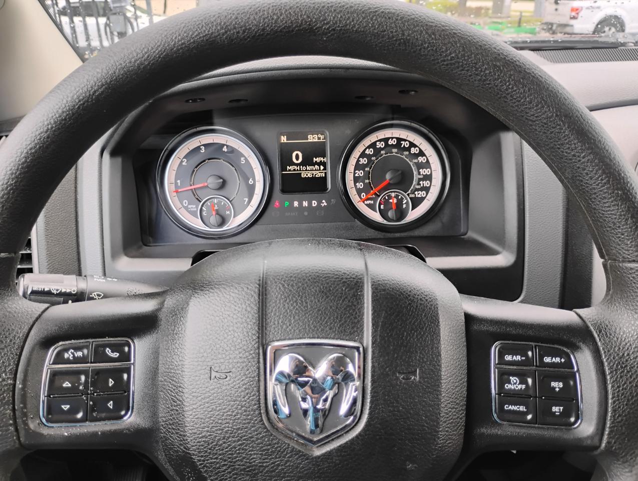 RAM 1500 Tradesman Crew Cab SWB 2WD 2017