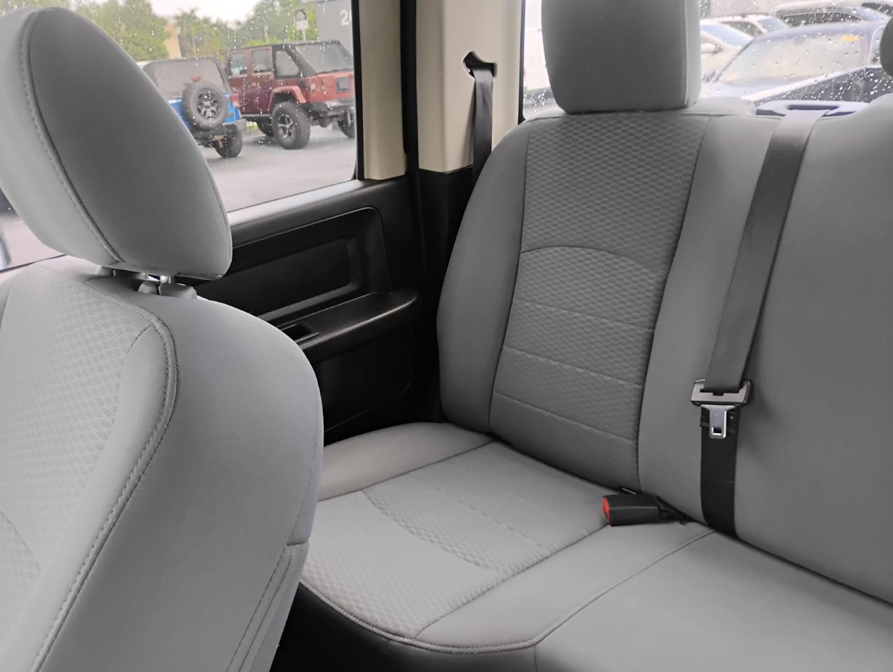 RAM 1500 Tradesman Crew Cab SWB 2WD 2017