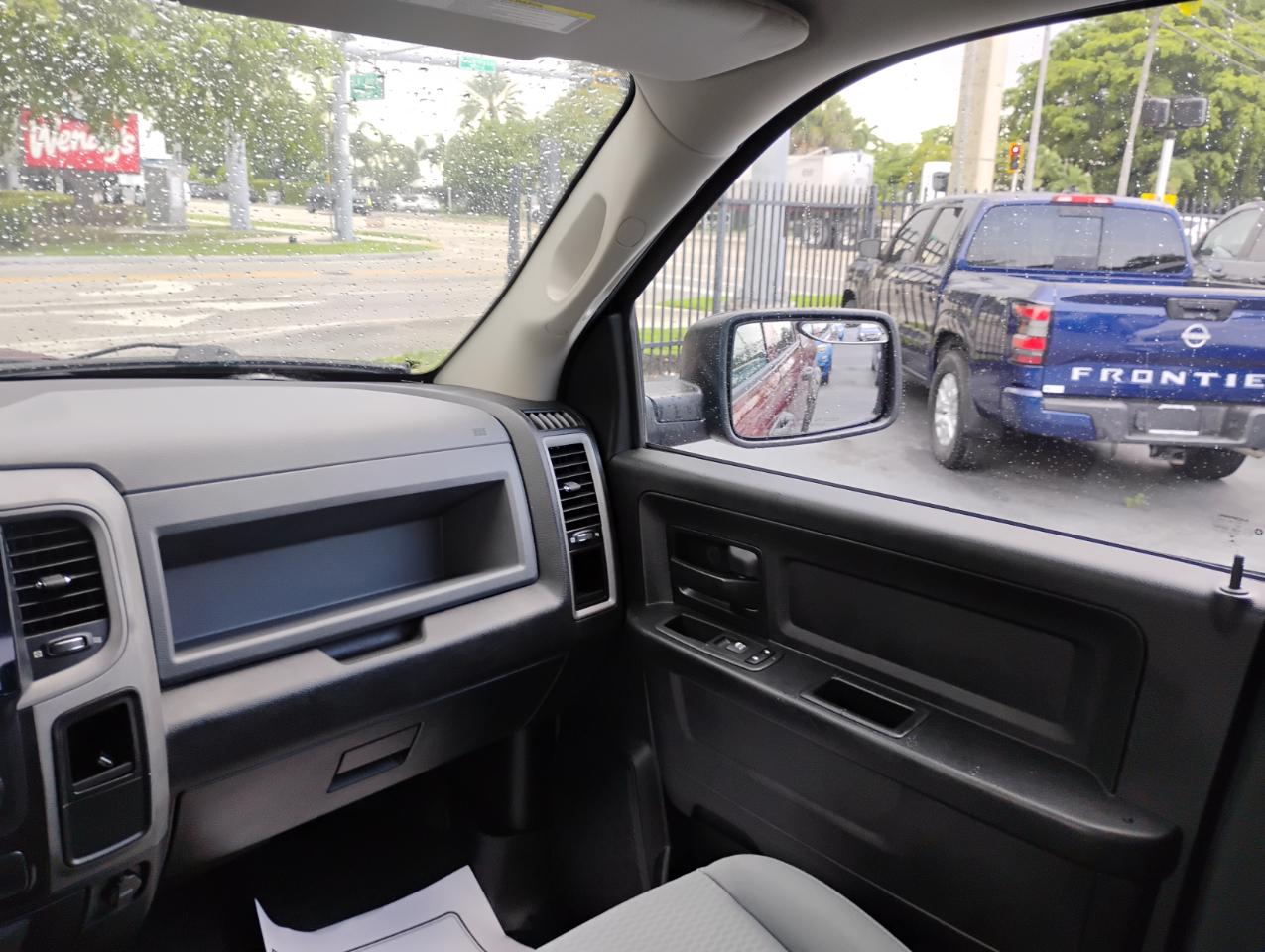 RAM 1500 Tradesman Crew Cab SWB 2WD 2017