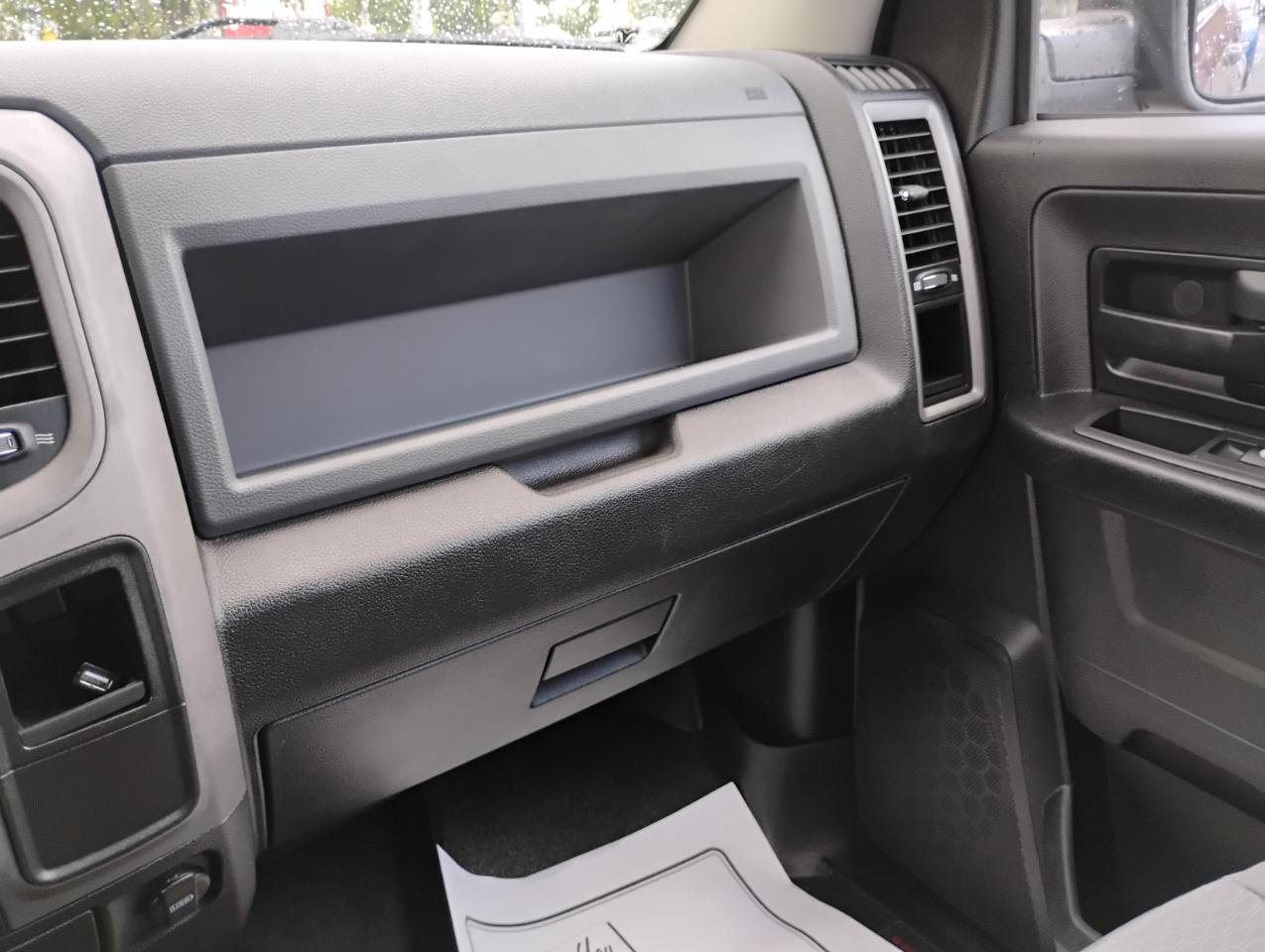 RAM 1500 Tradesman Crew Cab SWB 2WD 2017