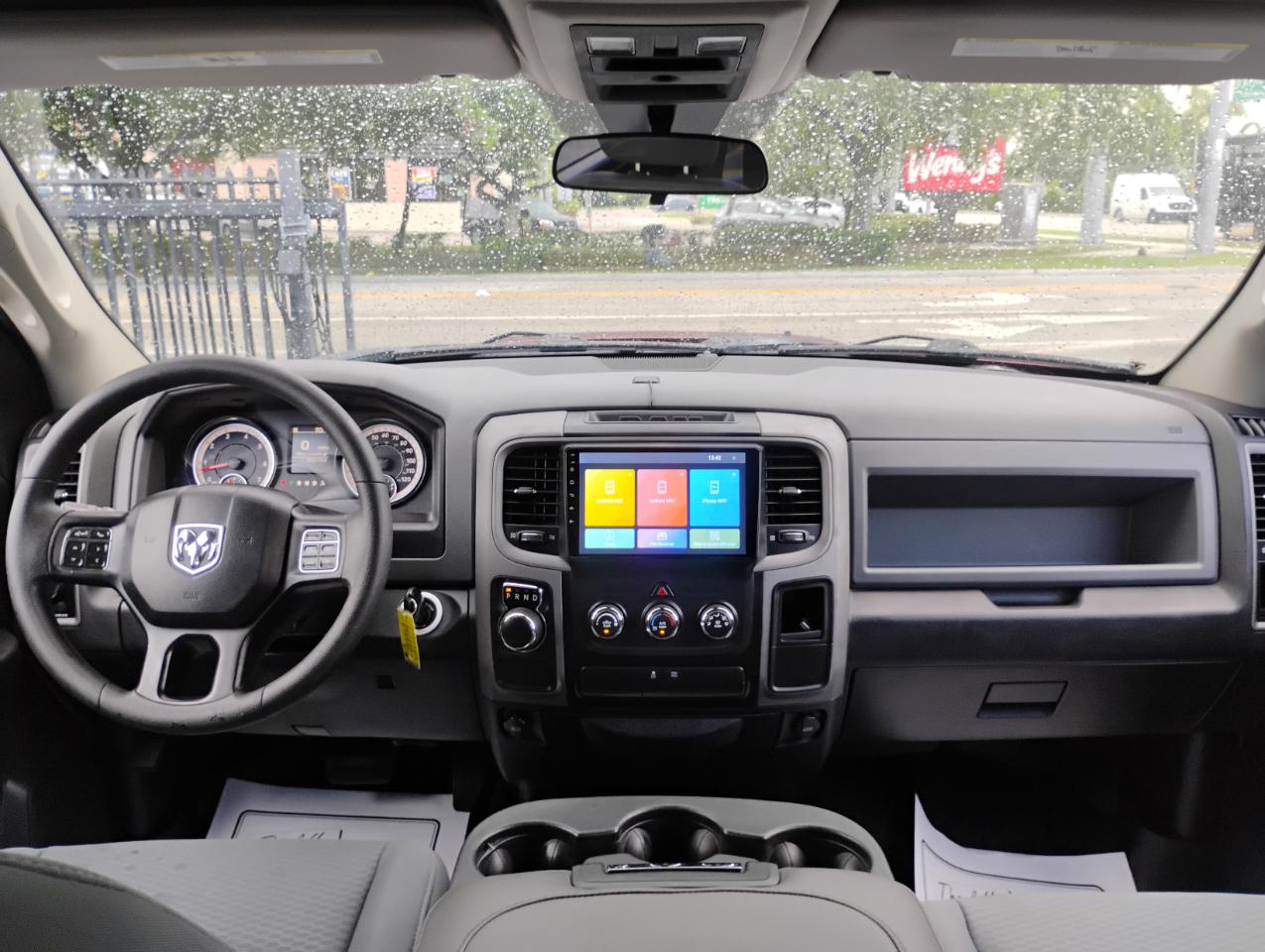 RAM 1500 Tradesman Crew Cab SWB 2WD 2017