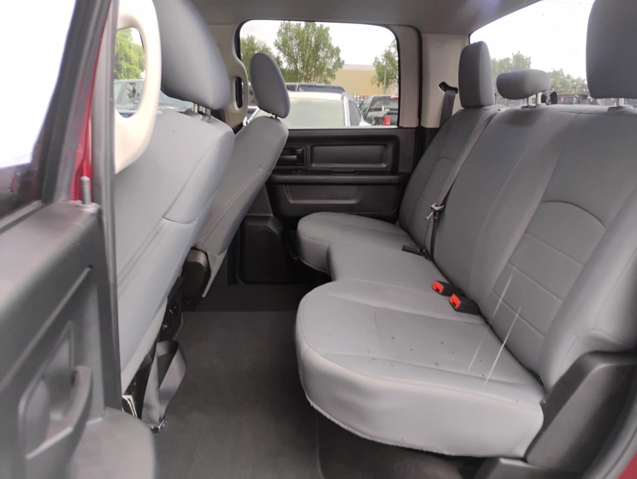 RAM 1500 Tradesman Crew Cab SWB 2WD 2017