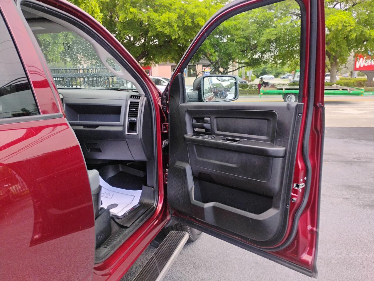 RAM 1500 Tradesman Crew Cab SWB 2WD 2017