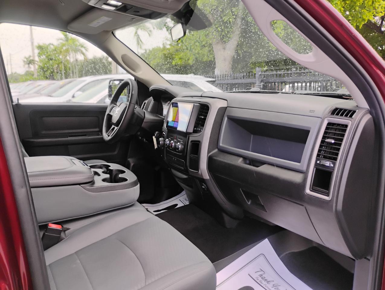 RAM 1500 Tradesman Crew Cab SWB 2WD 2017