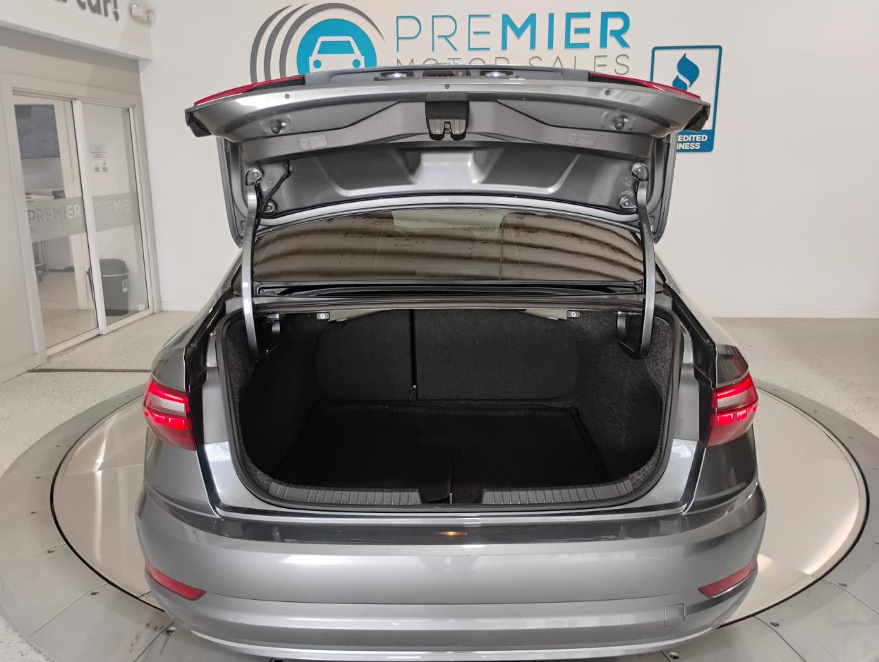Volkswagen Jetta 1.4T S 8A 2020