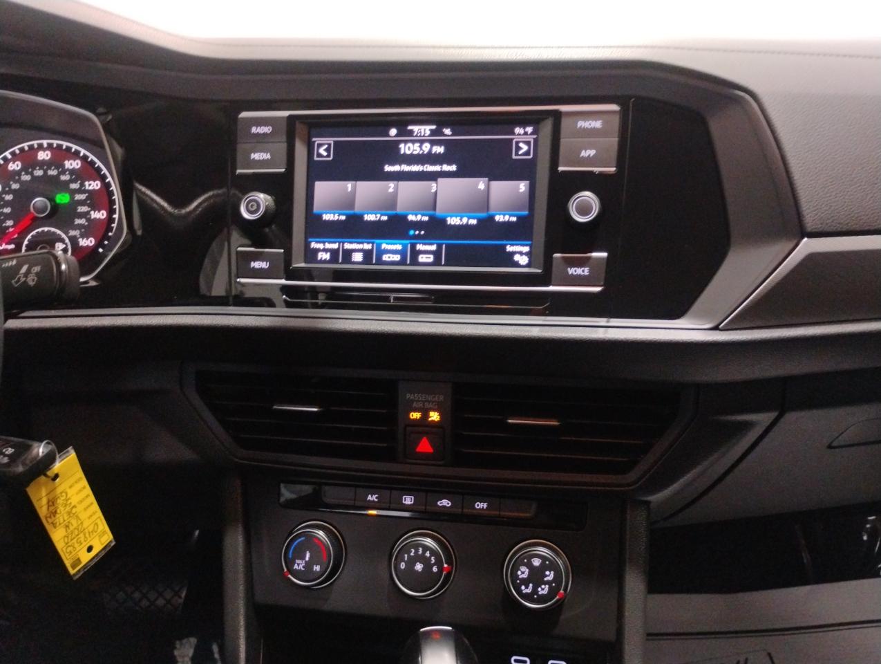 Volkswagen Jetta 1.4T S 8A 2020
