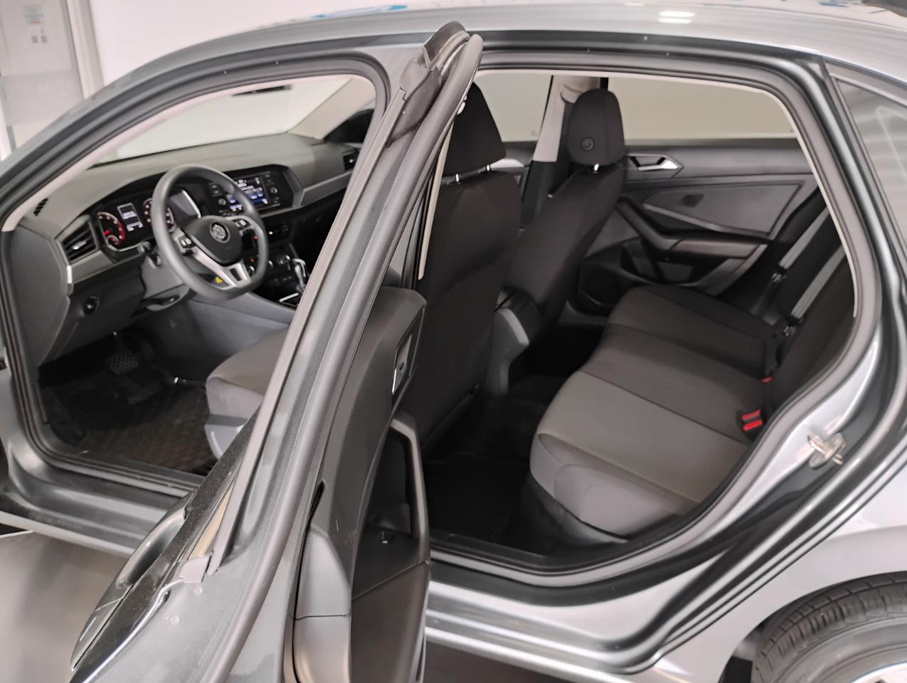 Volkswagen Jetta 1.4T S 8A 2020