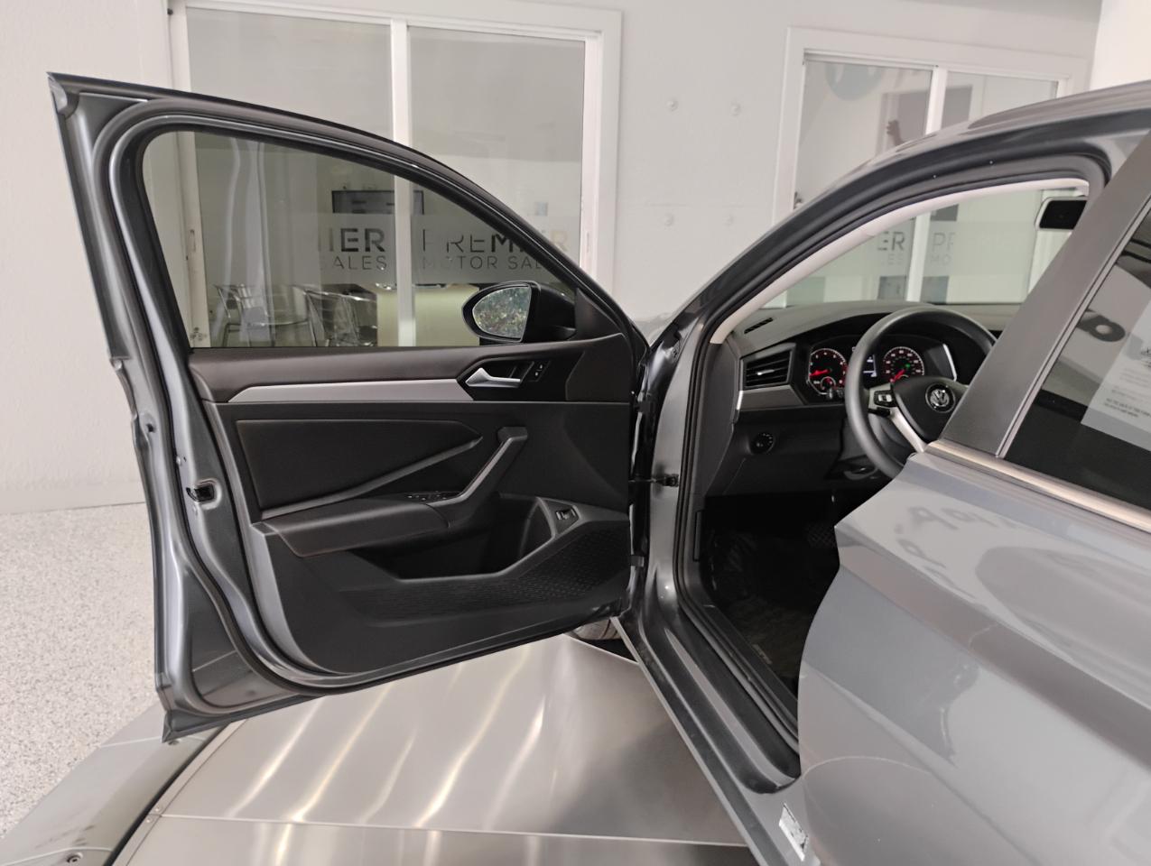 Volkswagen Jetta 1.4T S 8A 2020