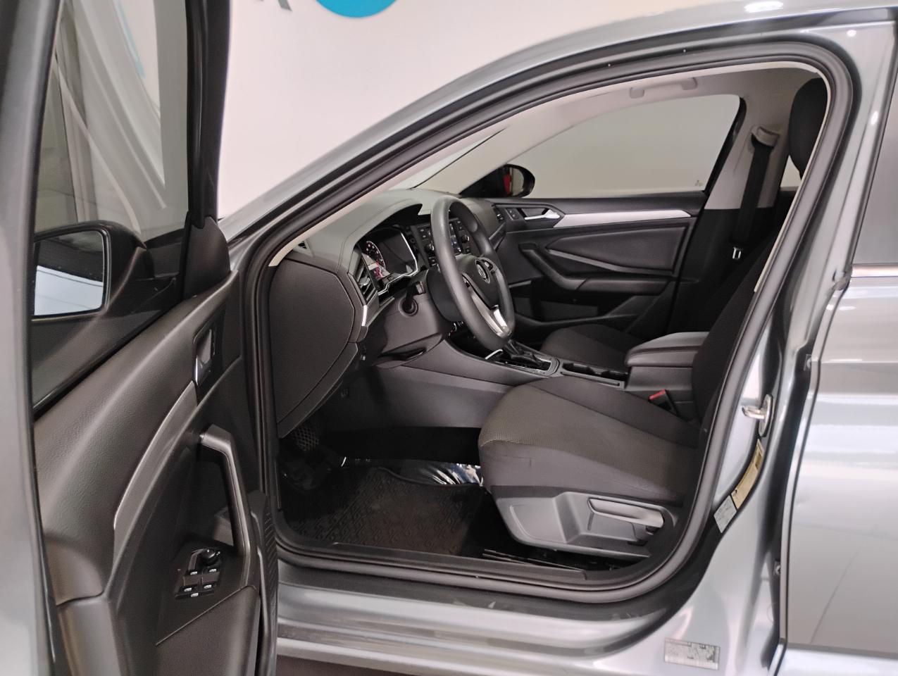 Volkswagen Jetta 1.4T S 8A 2020