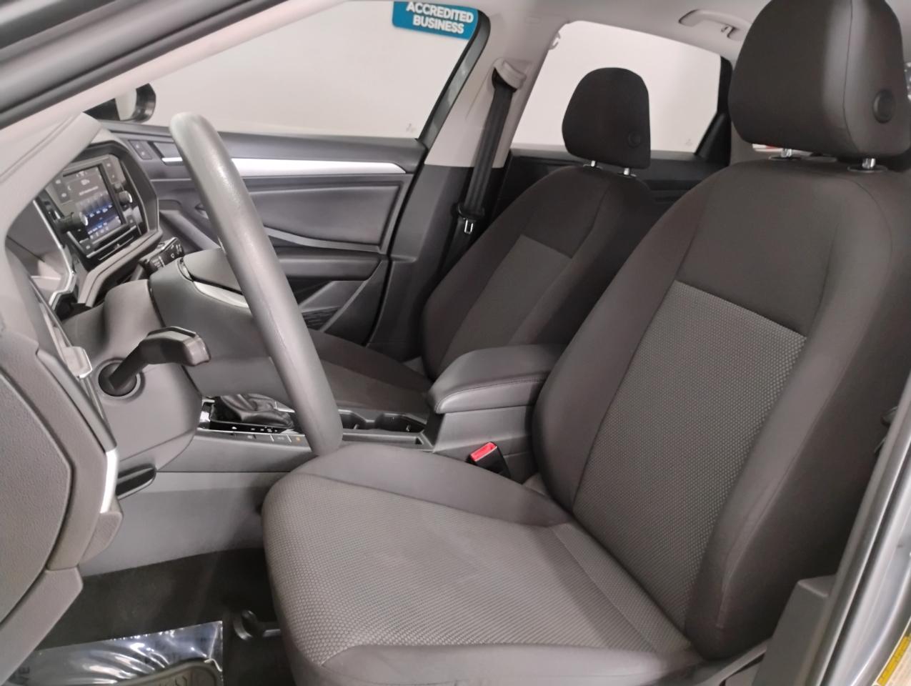 Volkswagen Jetta 1.4T S 8A 2020
