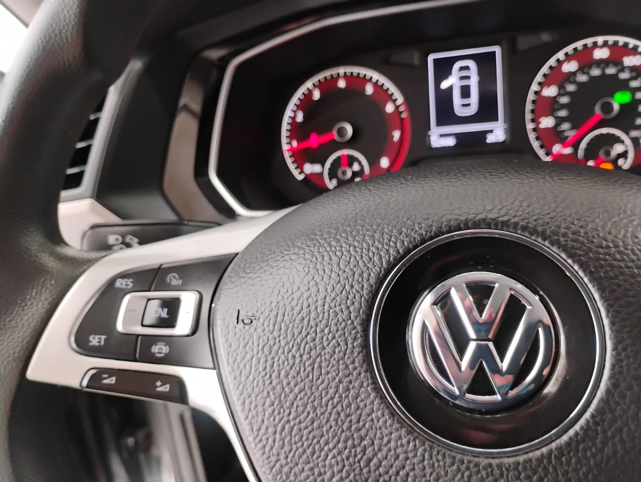 Volkswagen Jetta 1.4T S 8A 2020