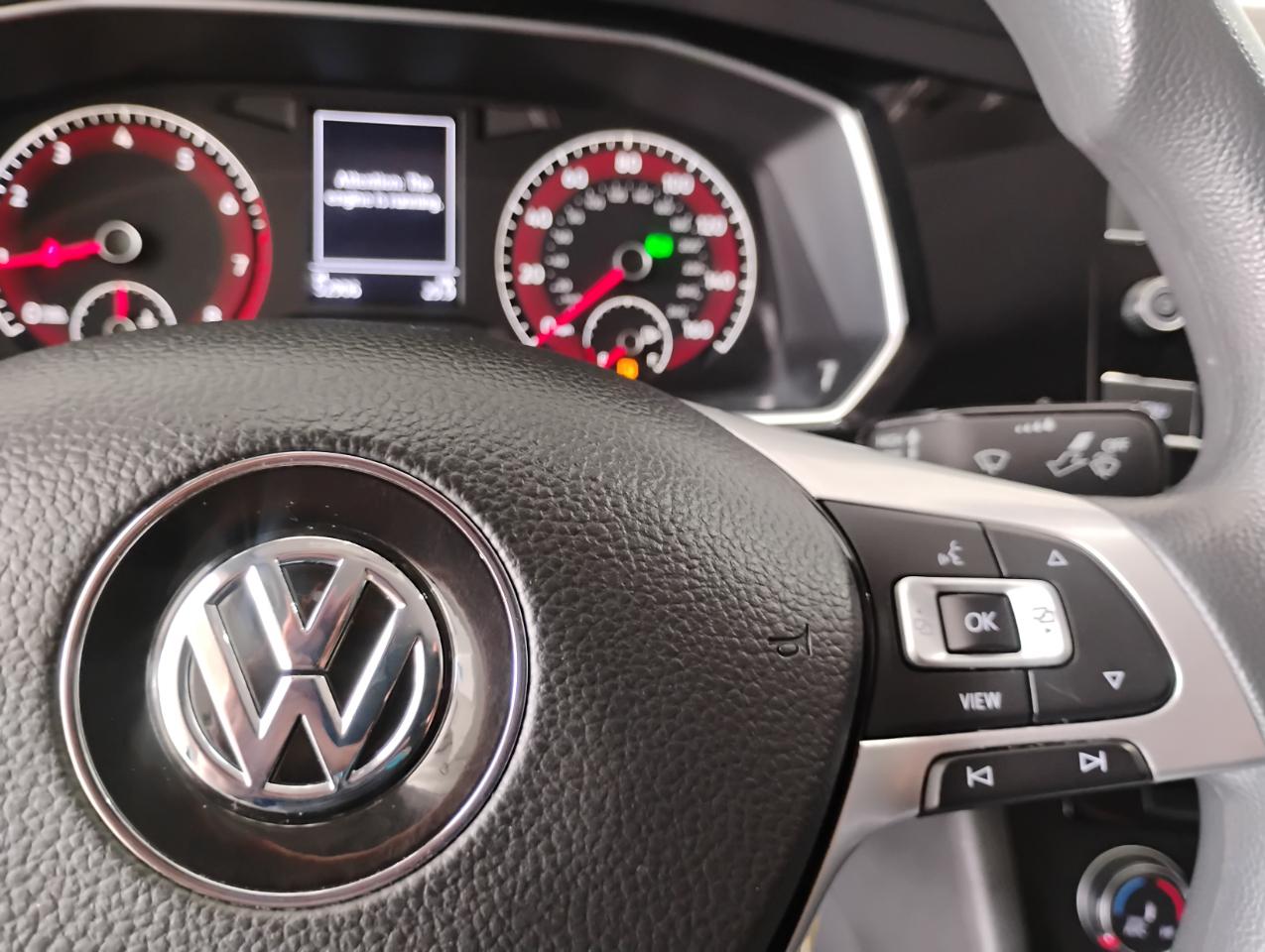 Volkswagen Jetta 1.4T S 8A 2020