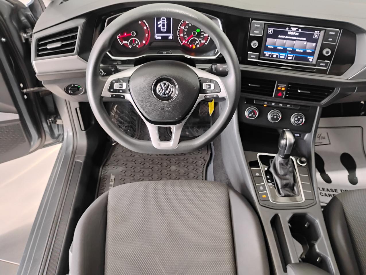 Volkswagen Jetta 1.4T S 8A 2020