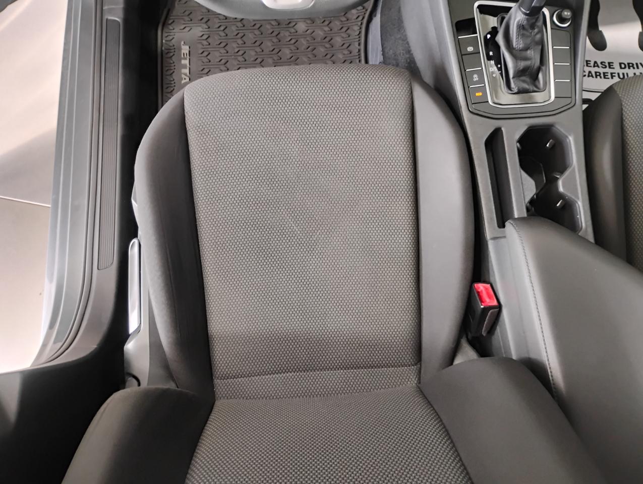 Volkswagen Jetta 1.4T S 8A 2020