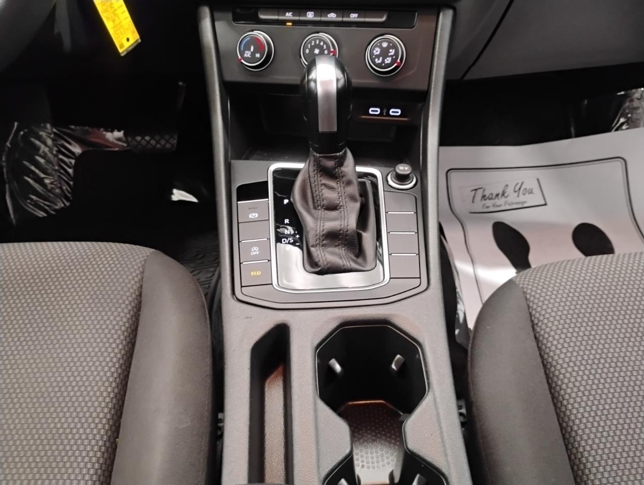 Volkswagen Jetta 1.4T S 8A 2020