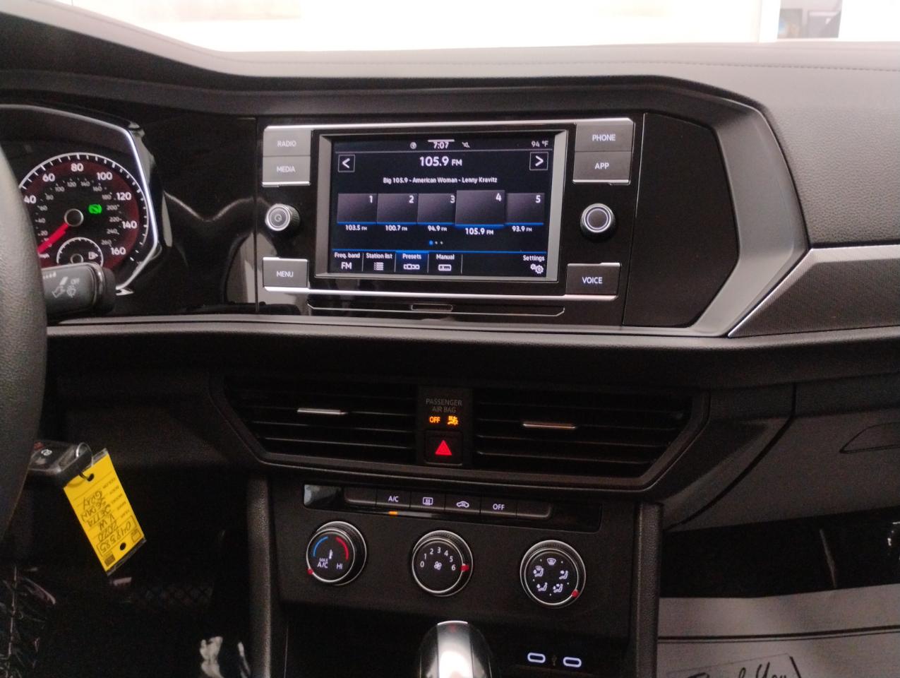 Volkswagen Jetta 1.4T S 8A 2020