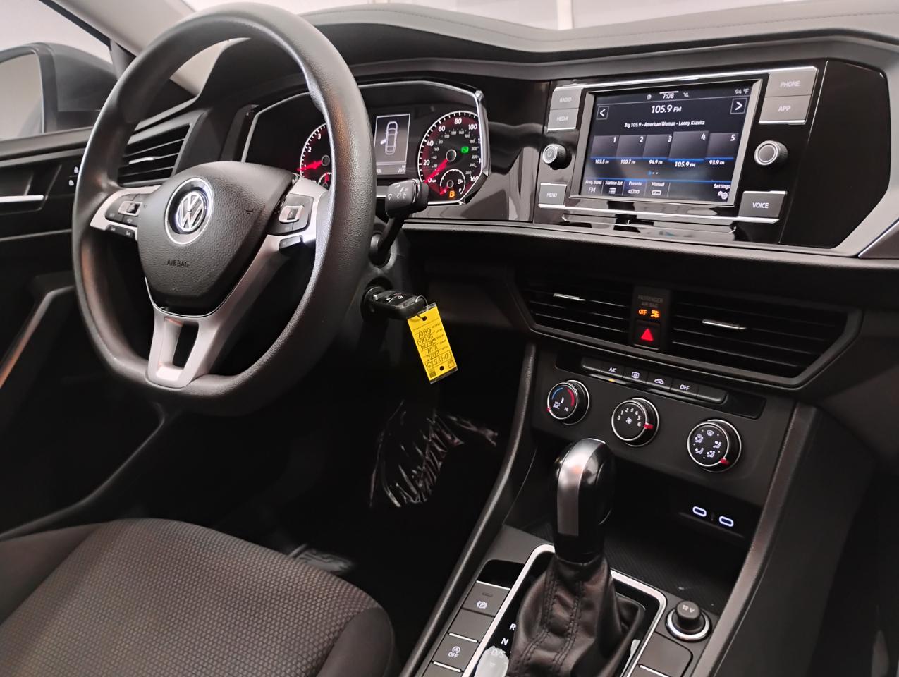 Volkswagen Jetta 1.4T S 8A 2020
