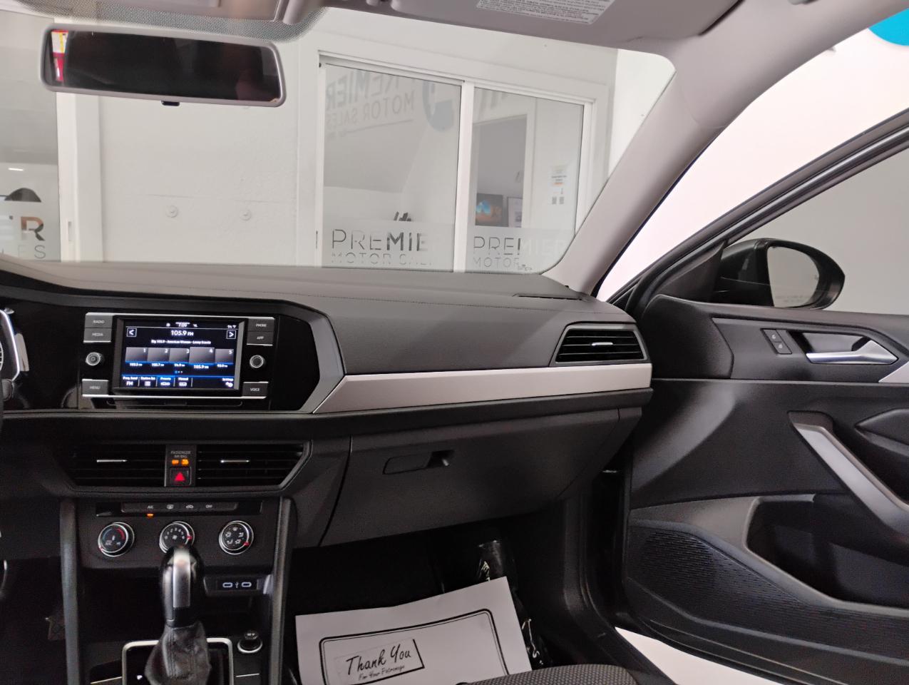 Volkswagen Jetta 1.4T S 8A 2020