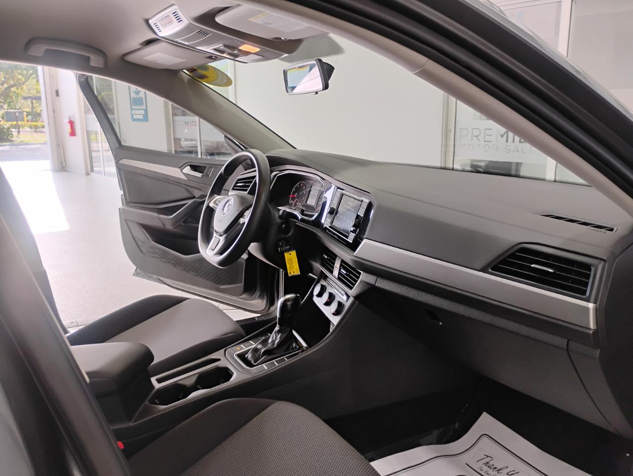 Volkswagen Jetta 1.4T S 8A 2020