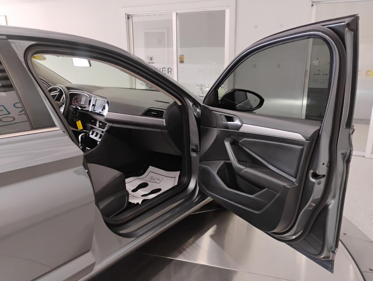 Volkswagen Jetta 1.4T S 8A 2020
