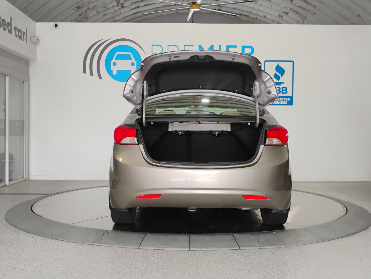 Hyundai Elantra Limited 2013