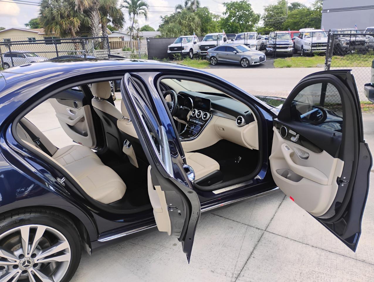 Mercedes-Benz C-Class C300 Sedan 2019