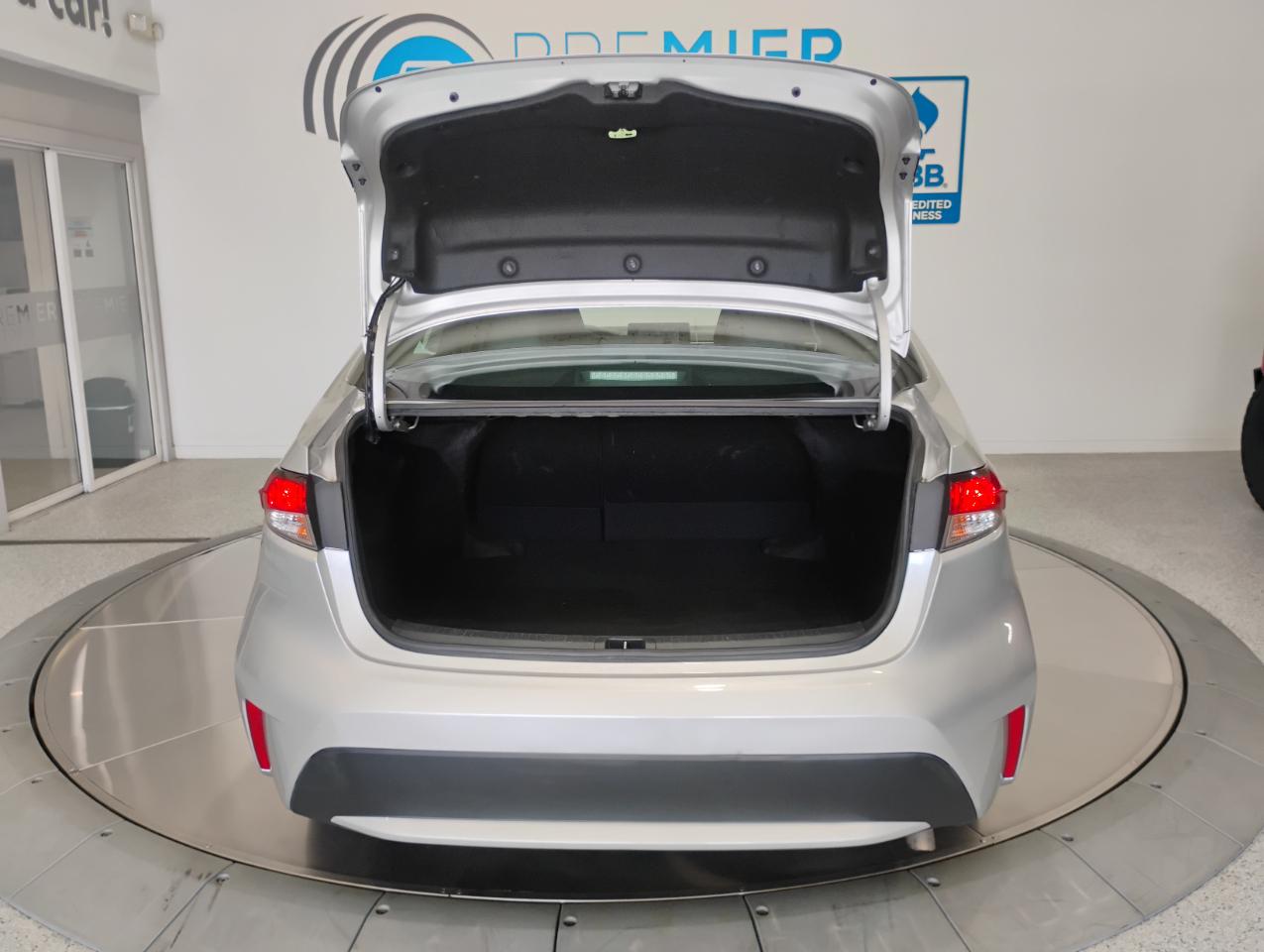 Toyota Corolla LE 2022
