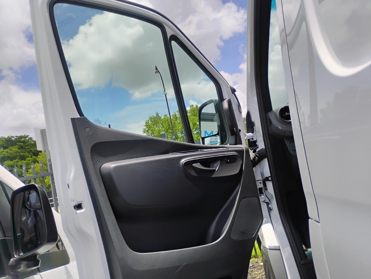 Mercedes-Benz Sprinter 2500 170-in. WB 2025