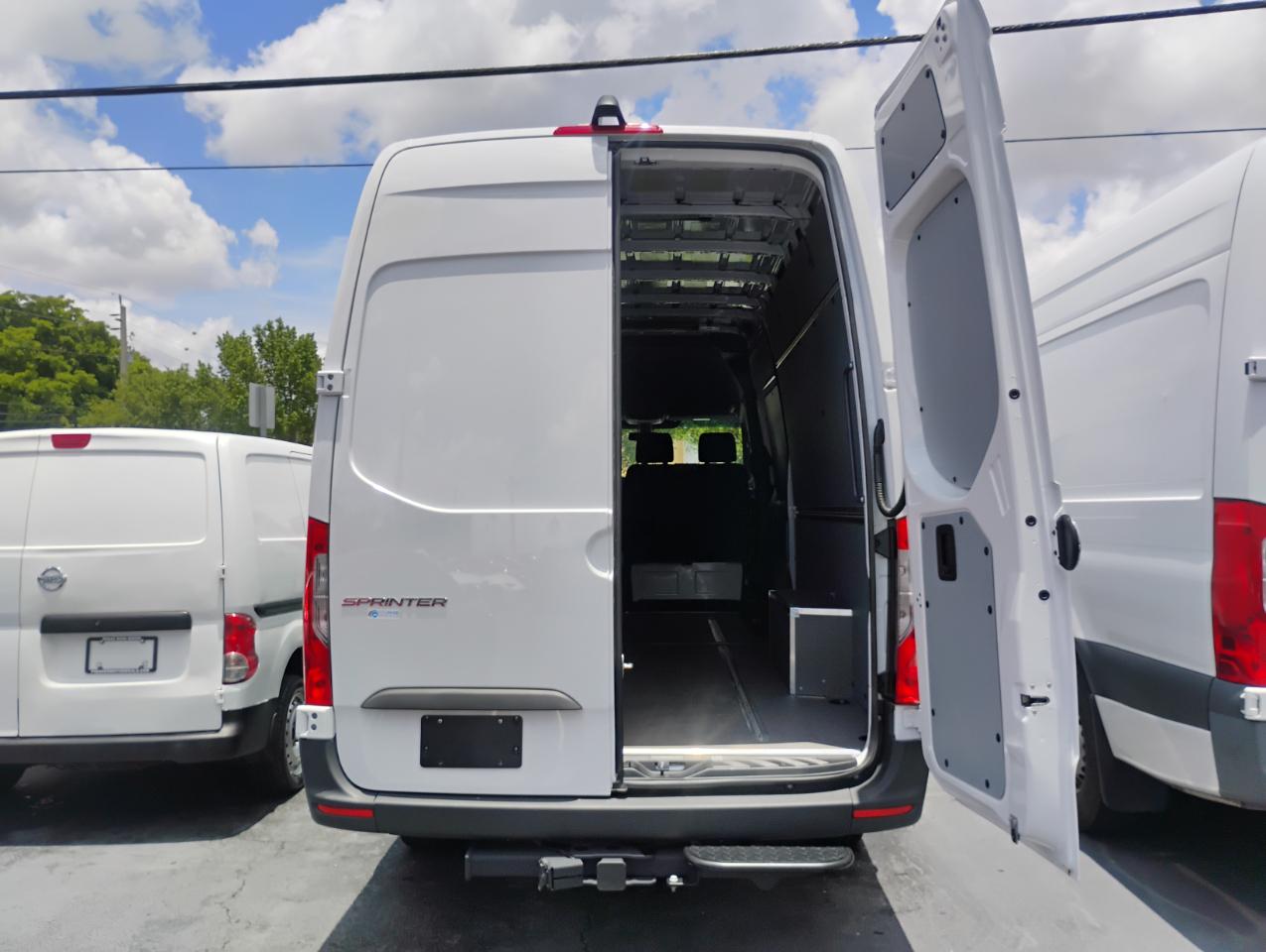 Mercedes-Benz Sprinter 2500 170-in. WB 2025