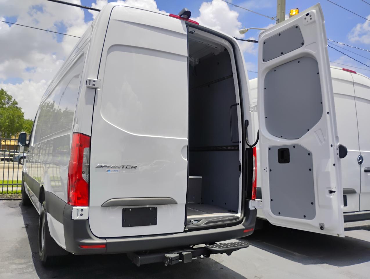 Mercedes-Benz Sprinter 2500 170-in. WB 2025