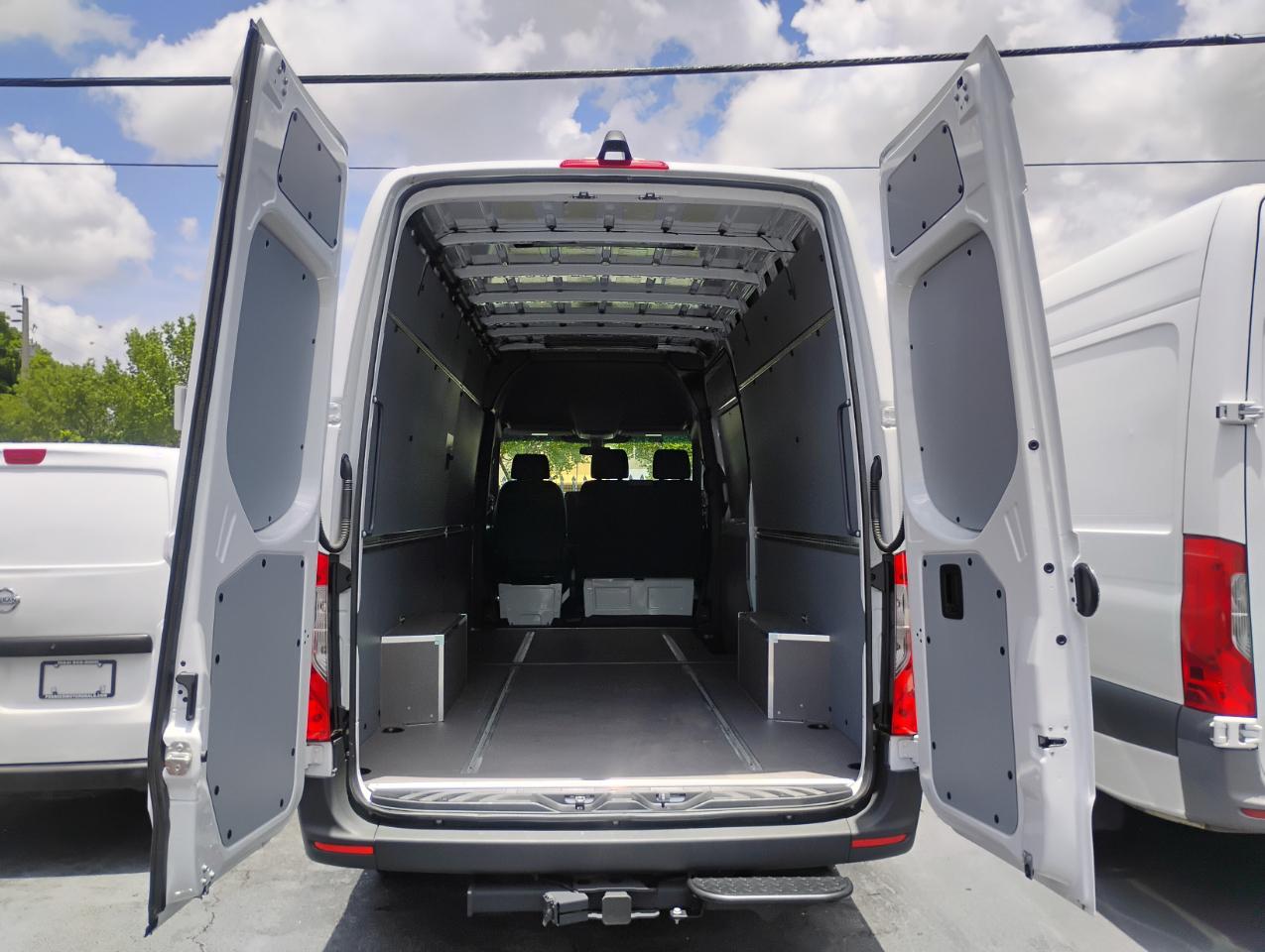 Mercedes-Benz Sprinter 2500 170-in. WB 2025