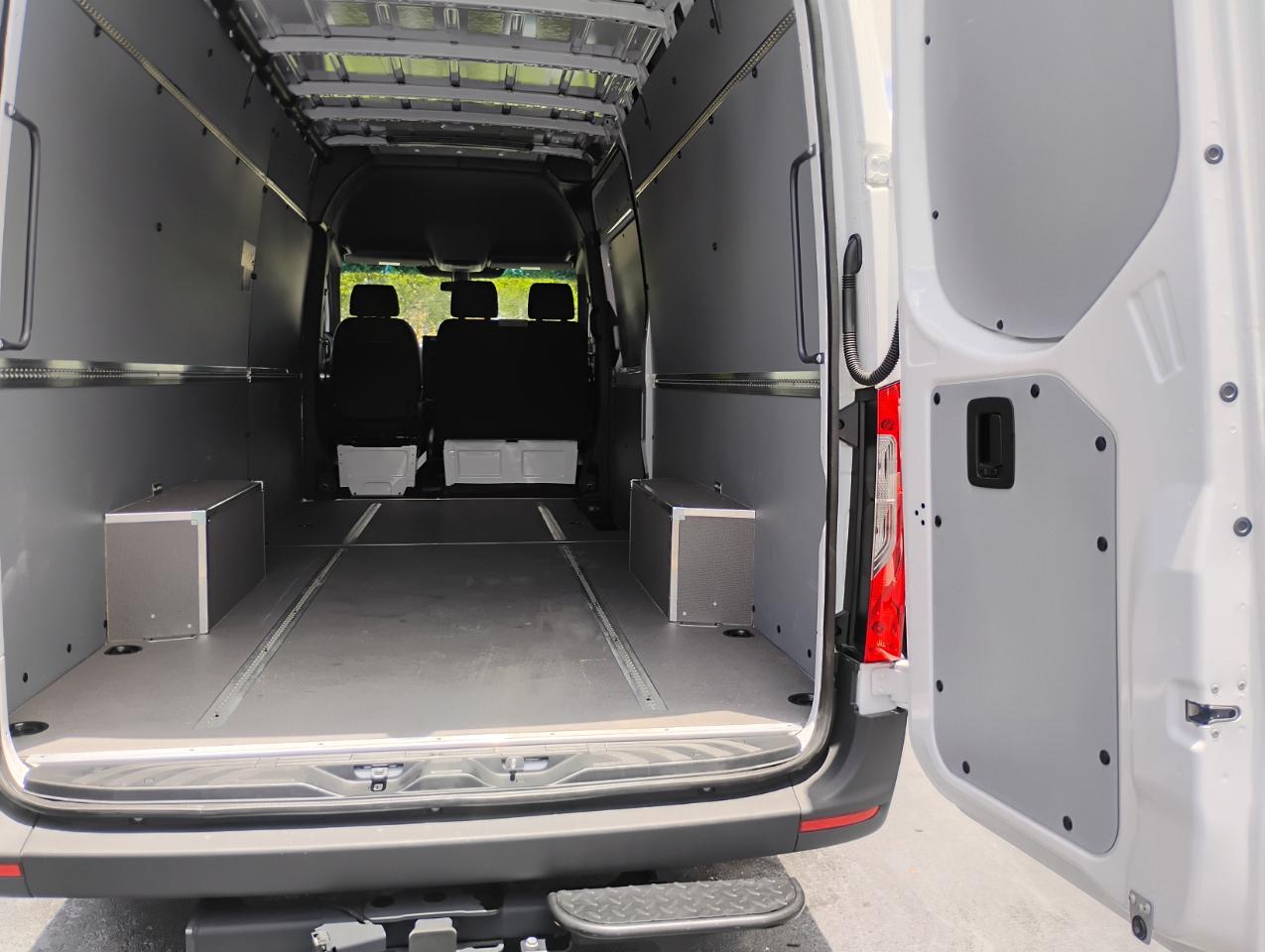 Mercedes-Benz Sprinter 2500 170-in. WB 2025