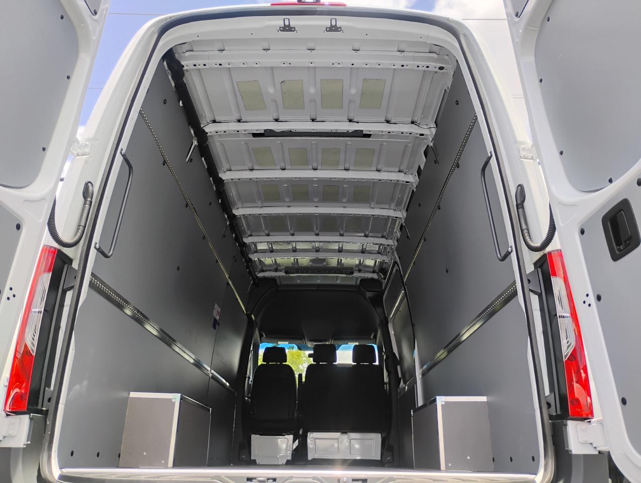 Mercedes-Benz Sprinter 2500 170-in. WB 2025