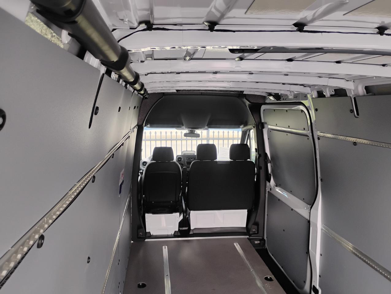 Mercedes-Benz Sprinter 2500 170-in. WB 2025
