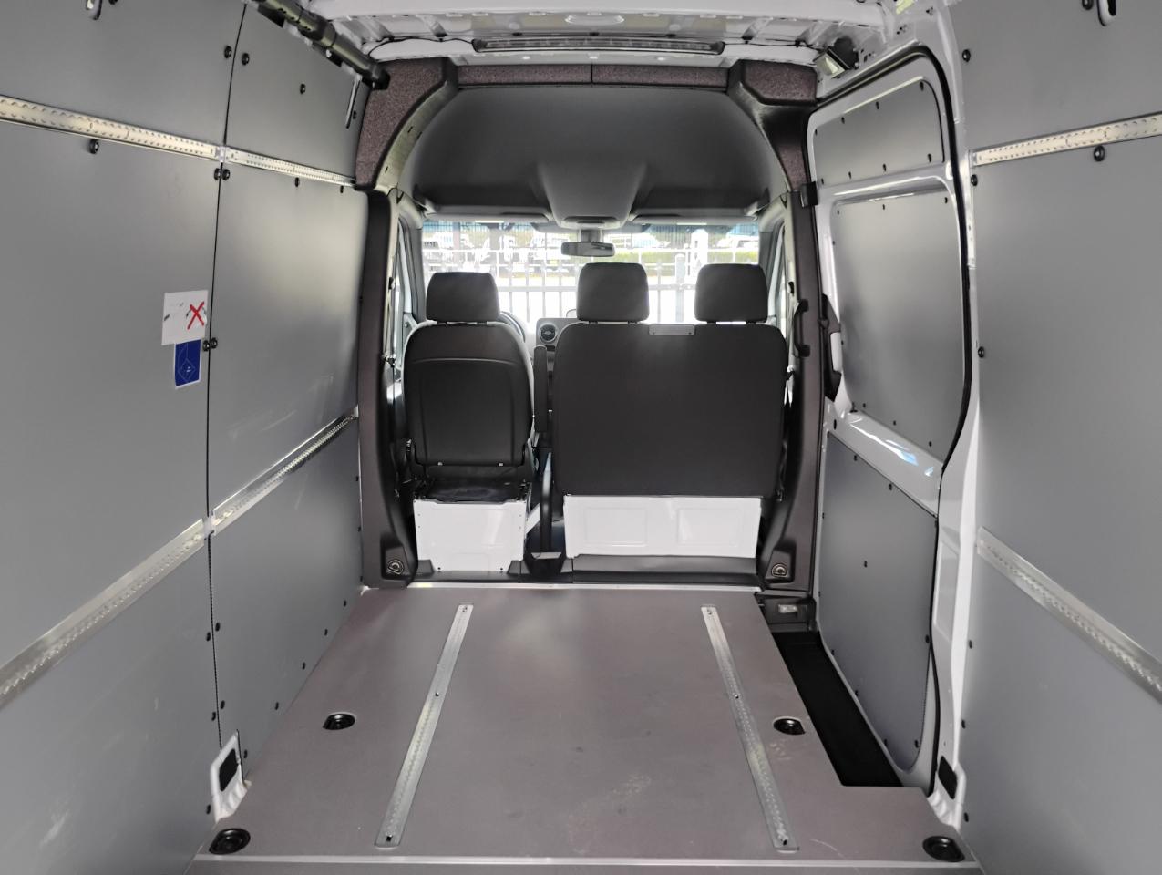 Mercedes-Benz Sprinter 2500 170-in. WB 2025