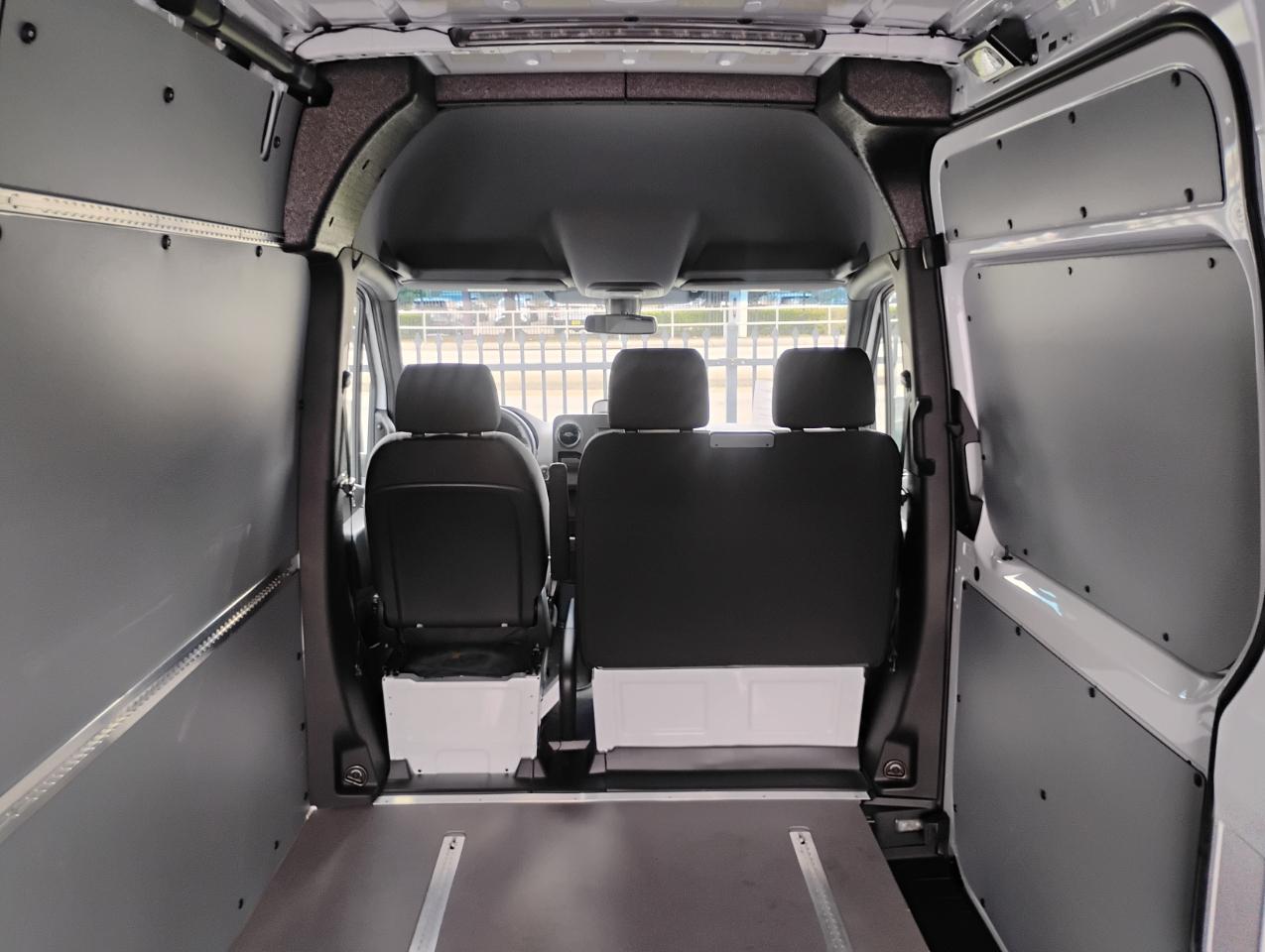 Mercedes-Benz Sprinter 2500 170-in. WB 2025