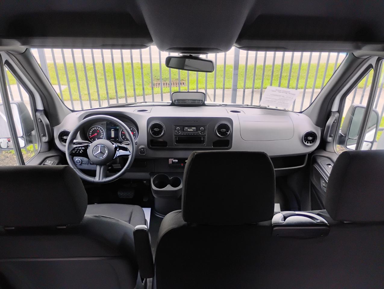 Mercedes-Benz Sprinter 2500 170-in. WB 2025