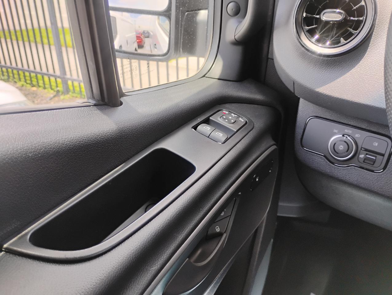 Mercedes-Benz Sprinter 2500 170-in. WB 2025