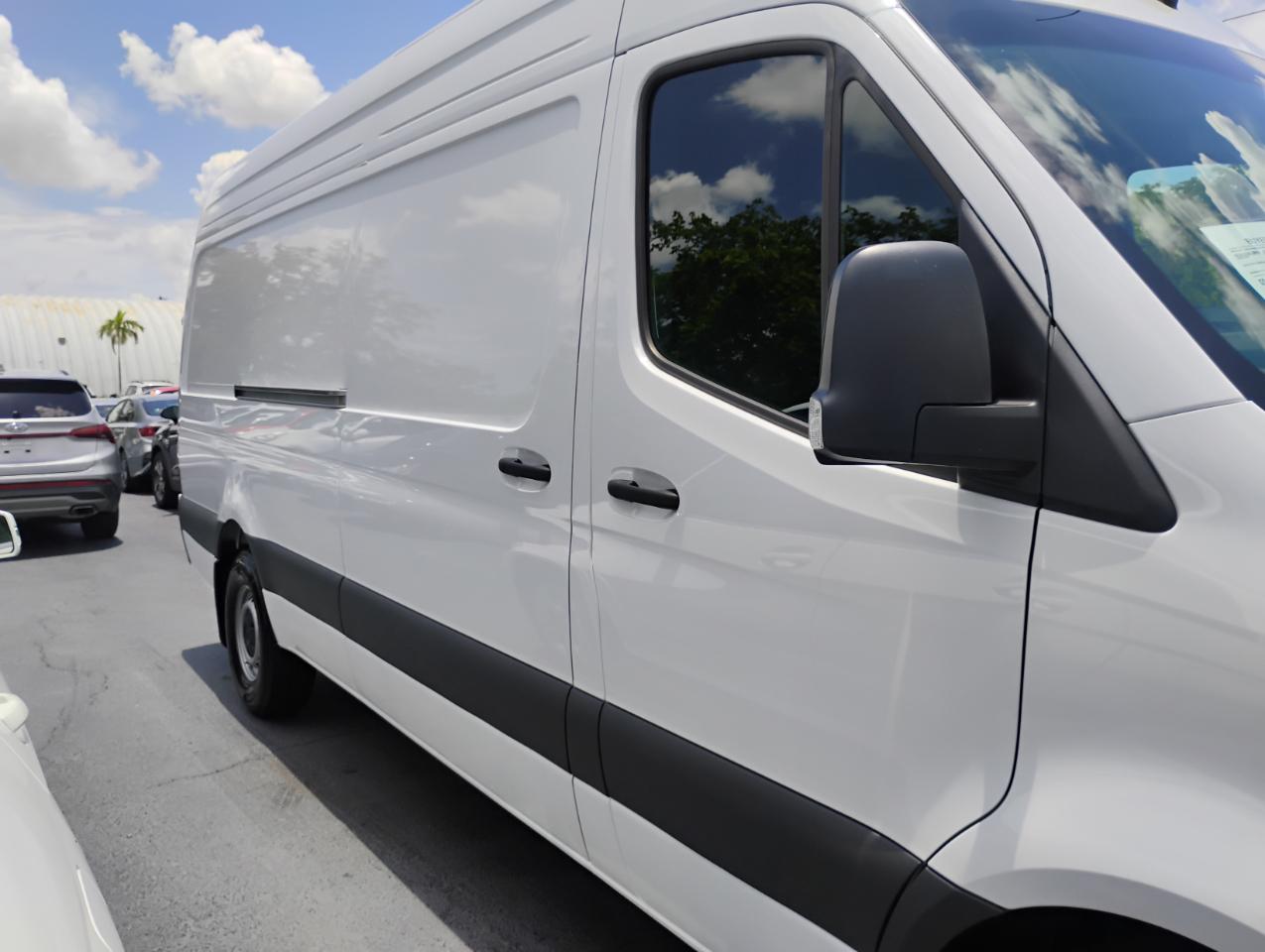 Mercedes-Benz Sprinter 2500 170-in. WB 2025