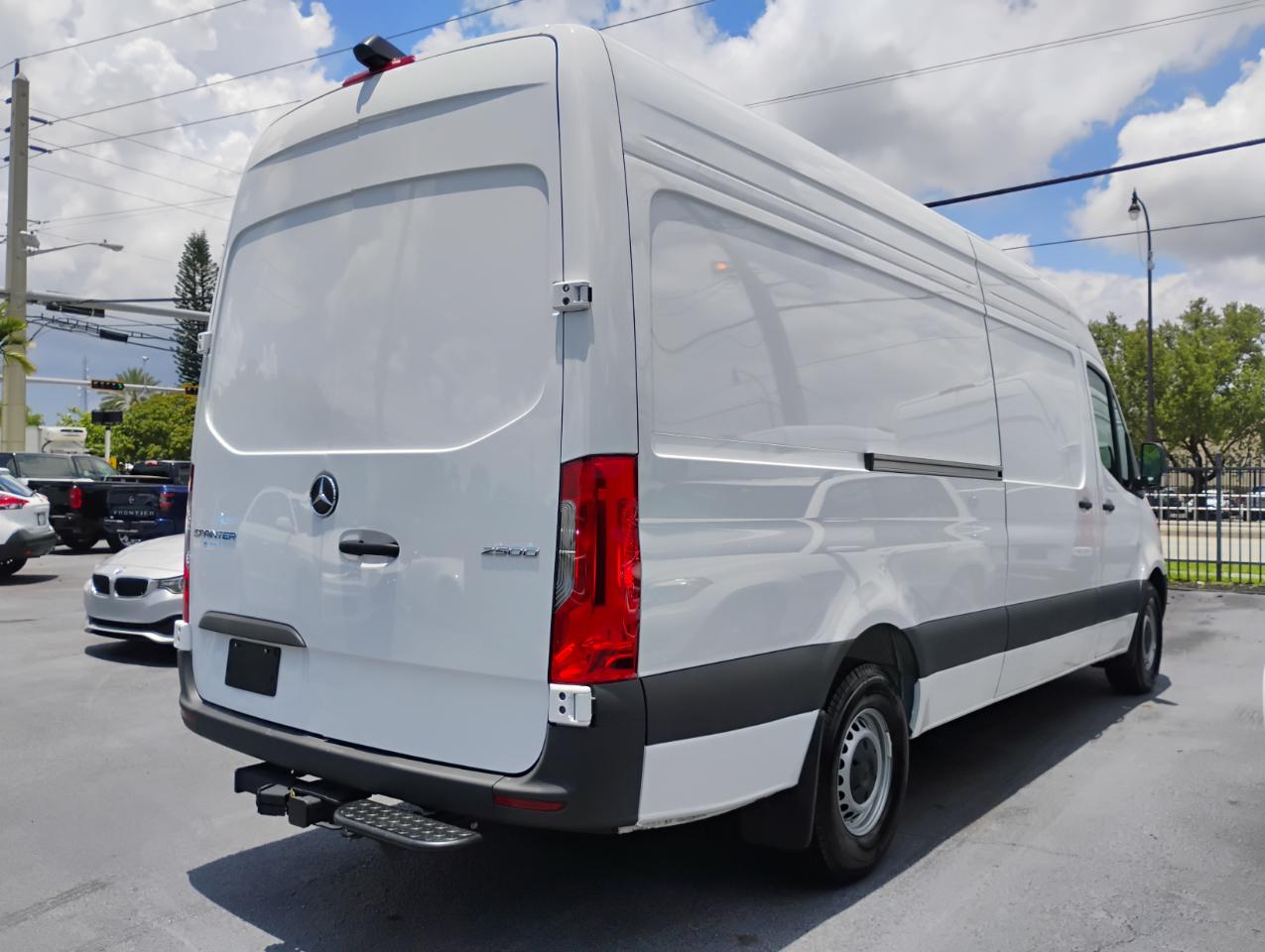 Mercedes-Benz Sprinter 2500 170-in. WB 2025