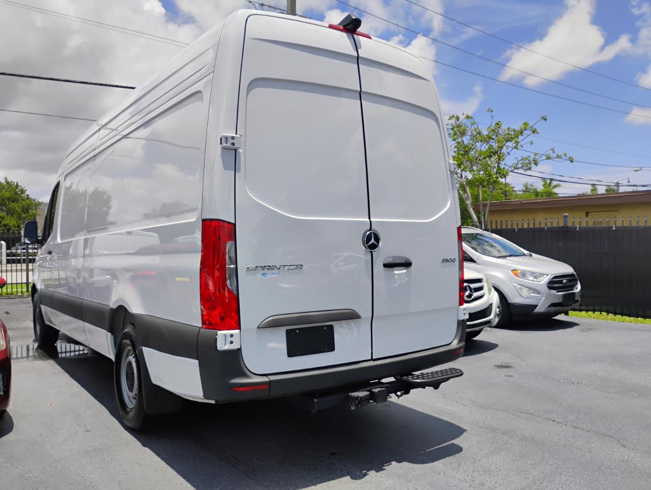 Mercedes-Benz Sprinter 2500 170-in. WB 2025