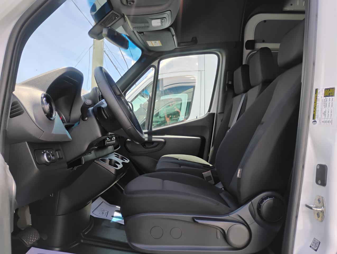 Mercedes-Benz Sprinter 2500 170-in. WB 2025