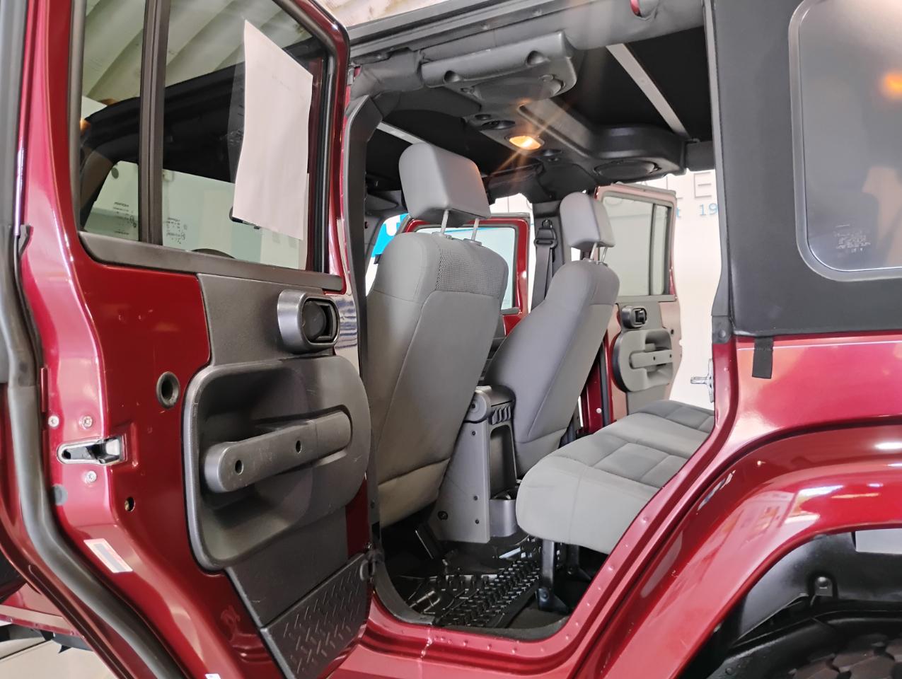Jeep Wrangler Unlimited Sahara 2WD 2007