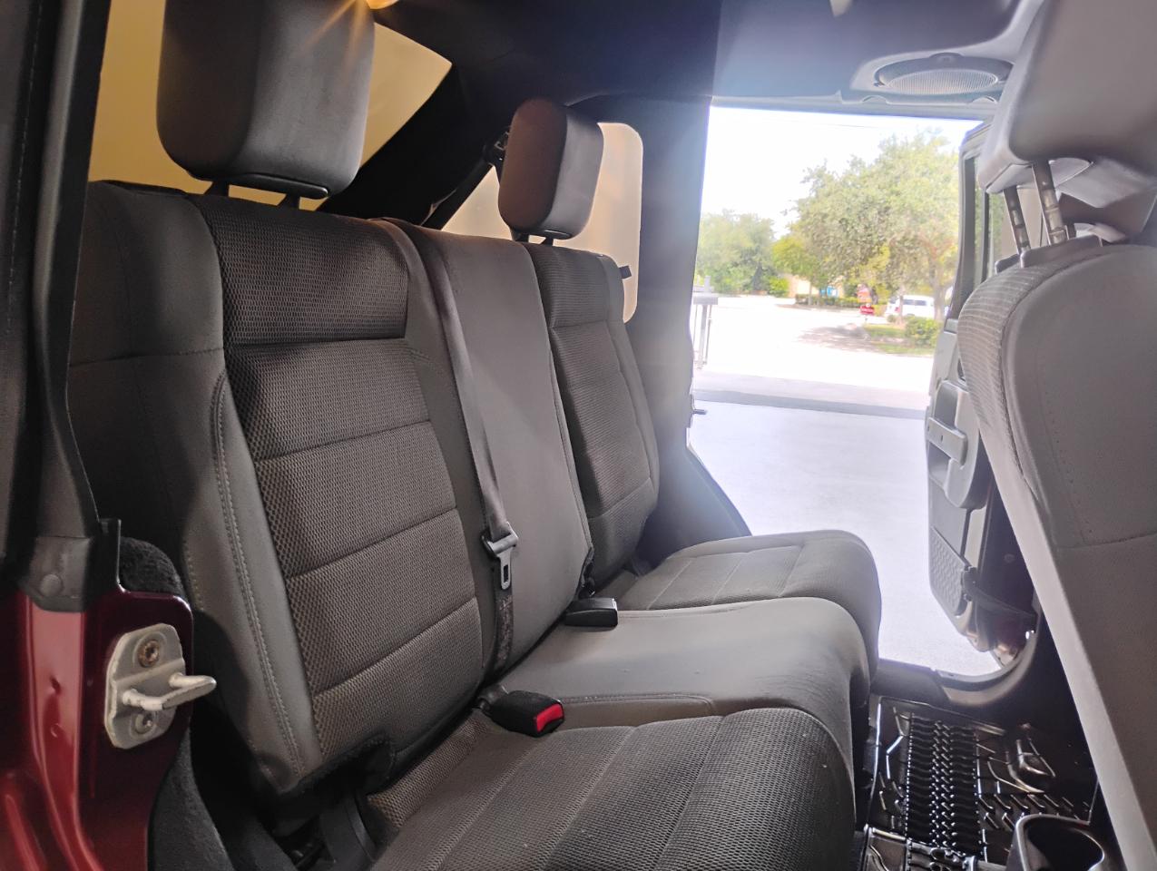 Jeep Wrangler Unlimited Sahara 2WD 2007