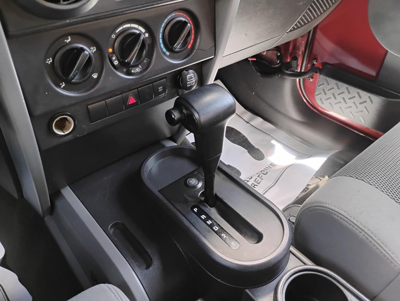 Jeep Wrangler Unlimited Sahara 2WD 2007
