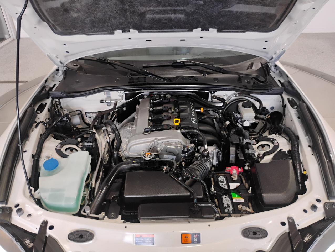Mazda MX-5 Miata Sport 6AT 2021