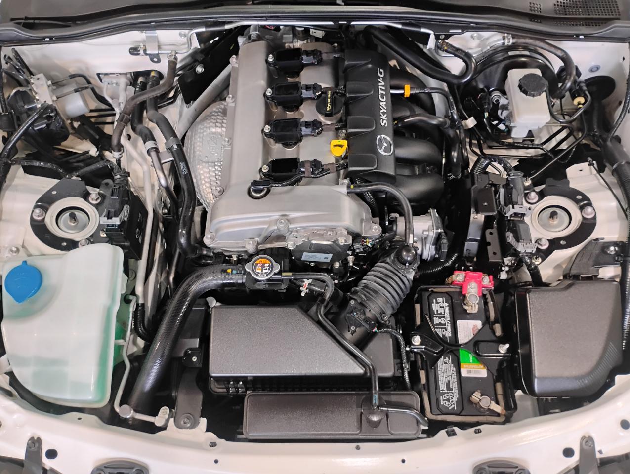 Mazda MX-5 Miata Sport 6AT 2021