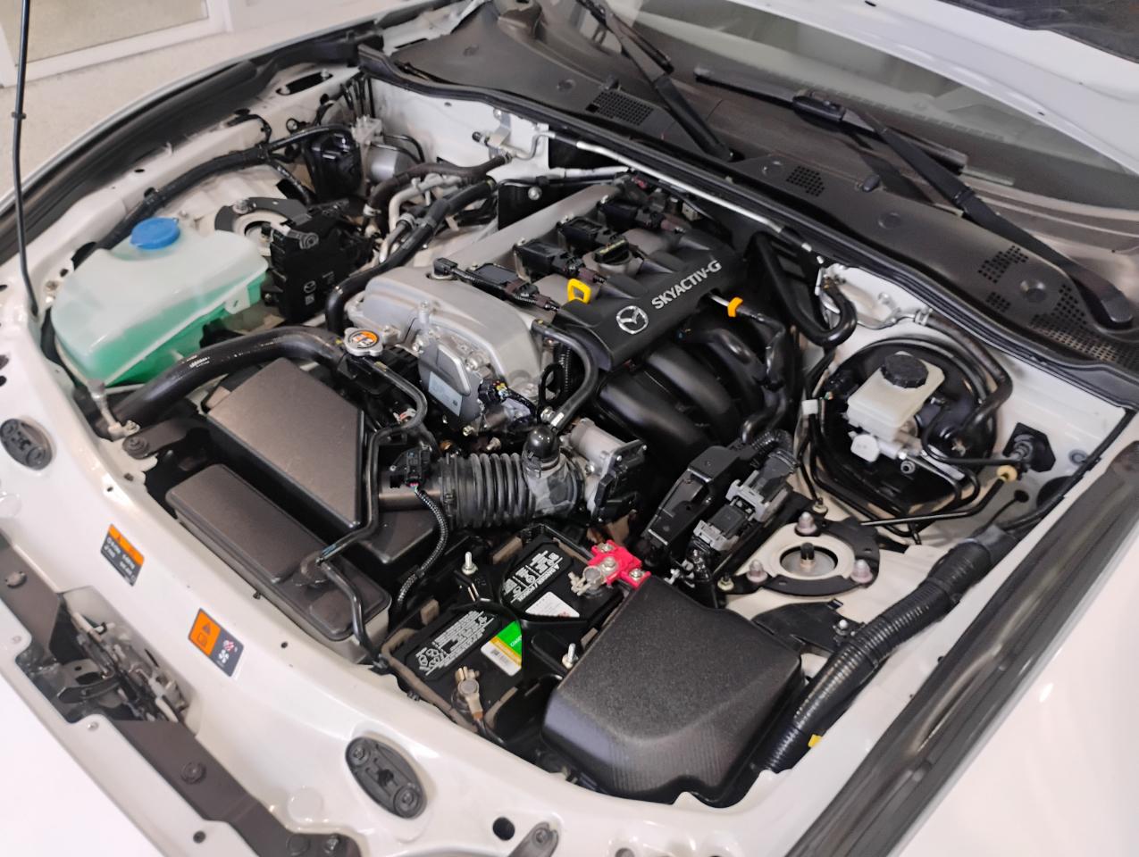 Mazda MX-5 Miata Sport 6AT 2021