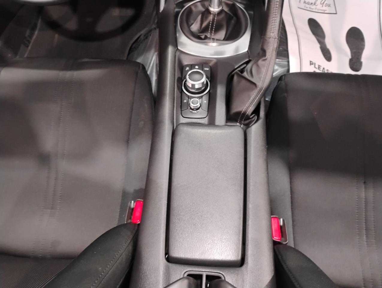 Mazda MX-5 Miata Sport 6AT 2021